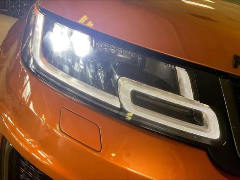 Used 2020 Land Rover Range Rover Sport SVR AWD/4WD image 25