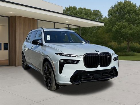 New 2026 BMW X7 M60i image 4