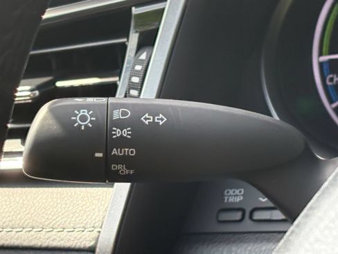Used 2024 Toyota Camry SE FWD image 19