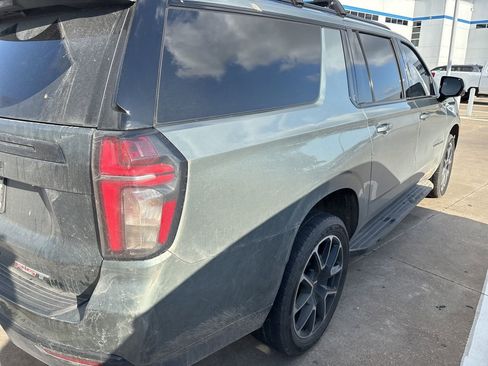 Used 2024 Chevrolet Suburban RST w/ Luxury Package AWD/4WD image 5