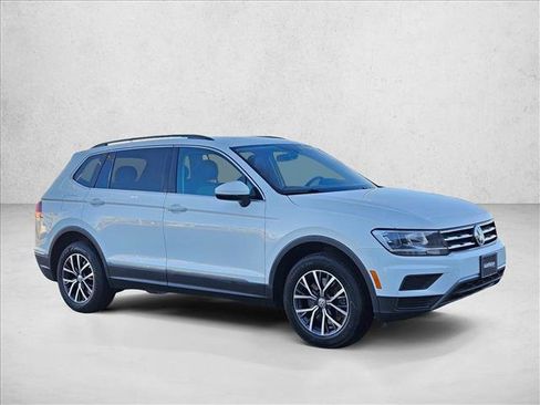 Used 2020 Volkswagen Tiguan SE image 3