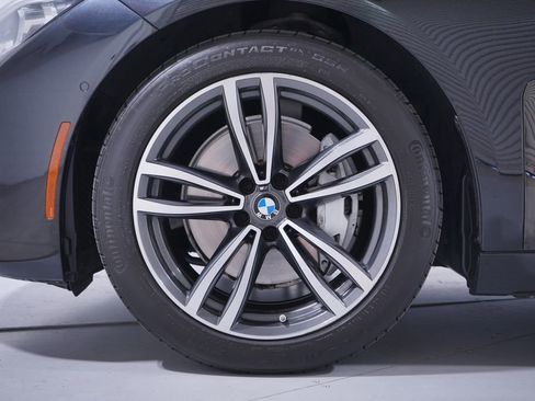 Used 2022 BMW 740i w/ M Sport Package image 2