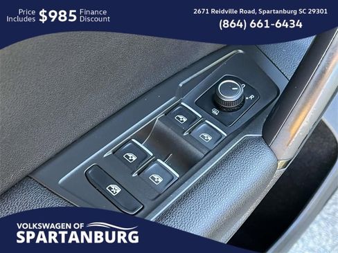 Used 2019 Volkswagen Tiguan SE image 17