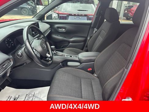 Used 2025 Honda HR-V Sport image 3