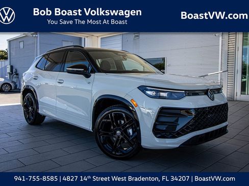 New 2026 Volkswagen Tiguan SE R-Line FWD image 1