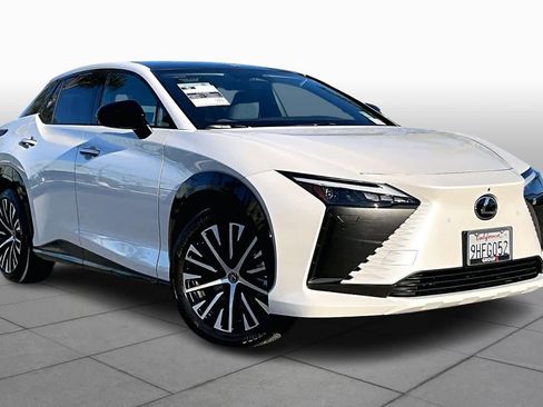 Used 2023 Lexus RZ 450e Premium image 2