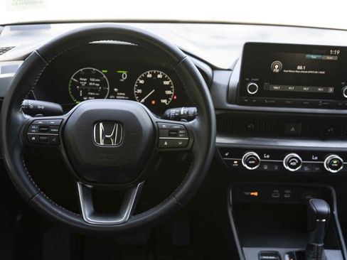 Used 2025 Honda CR-V Sport image 19