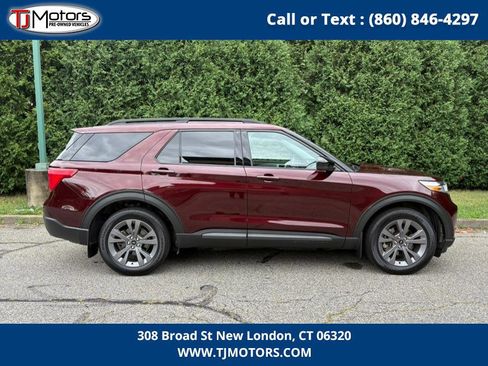 Used 2022 Ford Explorer XLT w/ Equipment Group 202A image 6