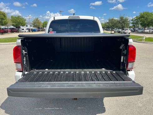 Used 2023 Toyota Tacoma SR5 w/ Technology Package RWD image 11