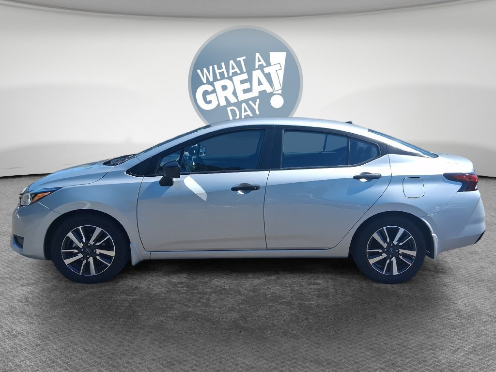 Used 2025 Nissan Versa S w/ S Plus Package FWD image 7
