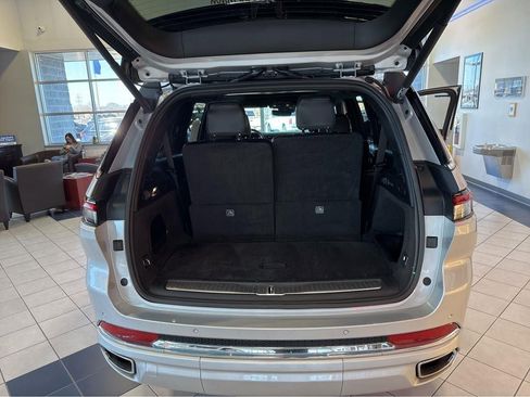 Used 2021 Jeep Grand Cherokee L Overland w/ Luxury Tech Group IV image 10