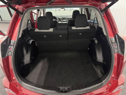 Used 2018 Toyota RAV4 XLE FWD image 13