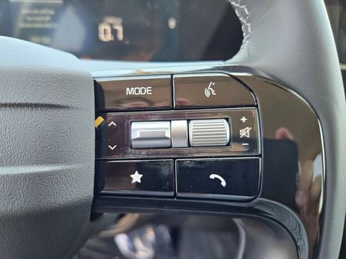 New 2026 Kia Sorento LX FWD image 12