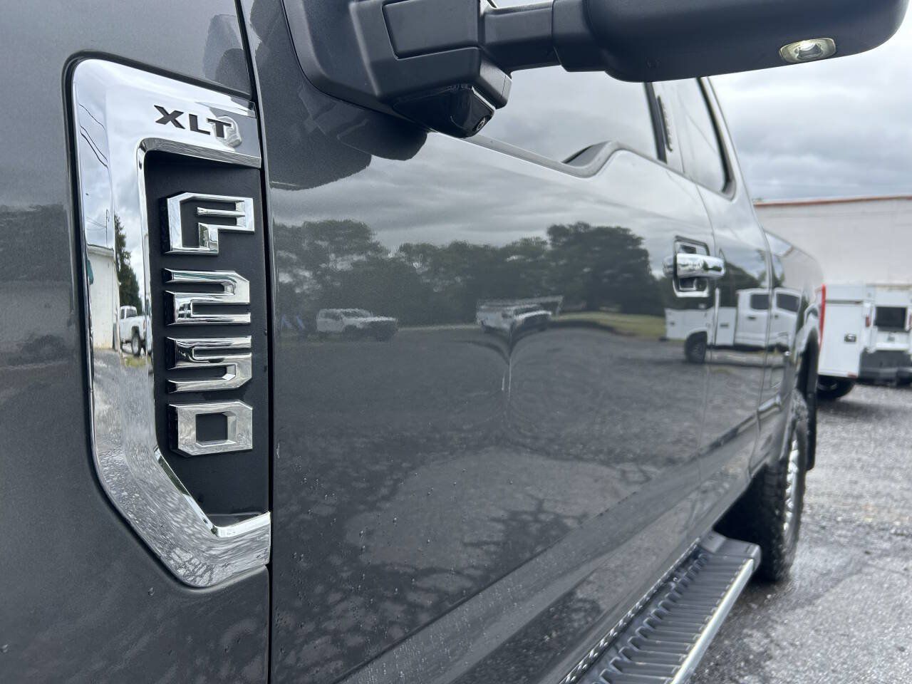 Used 2018 Ford F250 XLT w/ XLT Premium Package AWD/4WD image 12