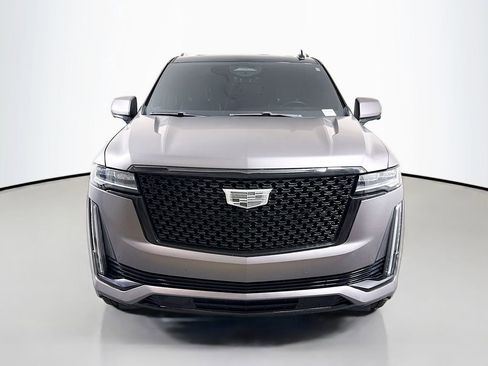 Used 2022 Cadillac Escalade Premium Luxury image 2