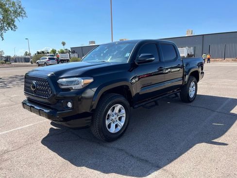 Used 2022 Toyota Tacoma Limited image 4