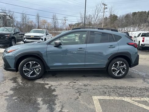 Used 2024 Subaru Crosstrek 2.0i Premium image 2