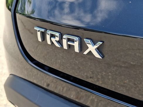 Certified 2024 Chevrolet Trax LT w/ LT Convenience Package FWD image 29