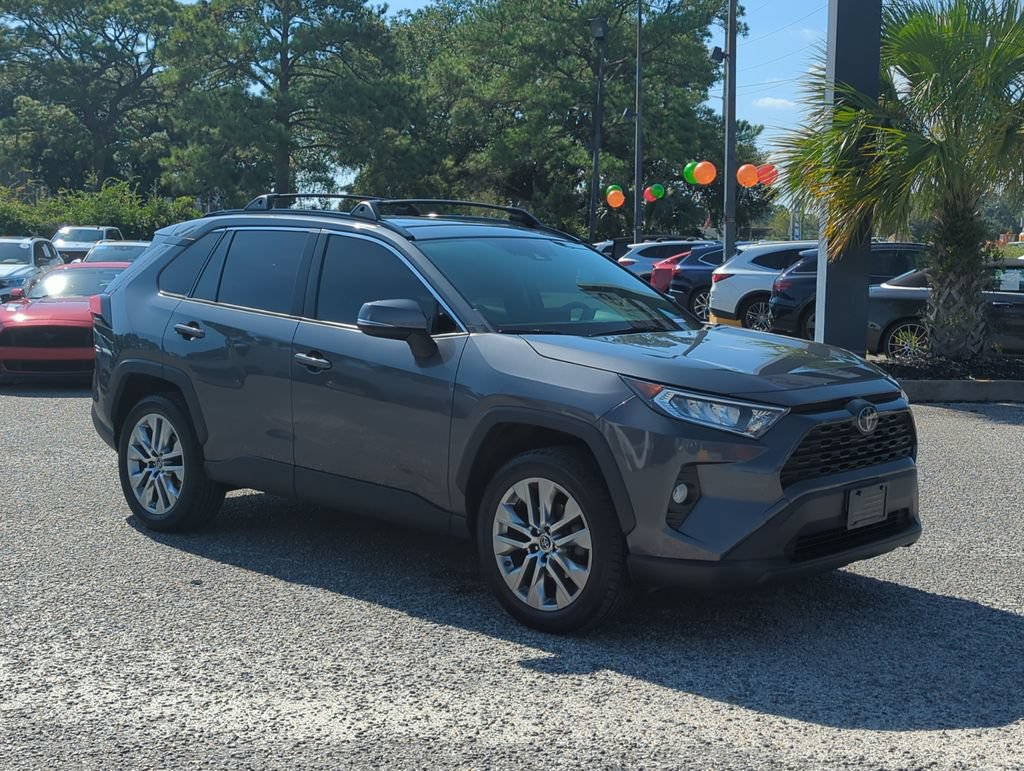 Used 2019 Toyota RAV4 XLE Premium w/ Cold Weather Package AWD/4WD image 9
