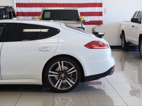 Used 2016 Porsche Panamera AWD/4WD image 18