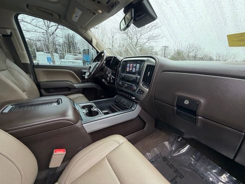 Used 2018 Chevrolet Silverado 1500 LTZ Z71 w/ LTZ Plus Package AWD/4WD image 33
