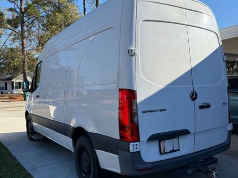 Used 2021 Mercedes-Benz Sprinter 1500 image 15
