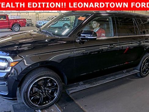 Used 2023 Ford Expedition Max Limited AWD/4WD image 1
