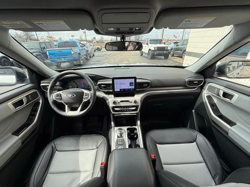 Used 2023 Ford Explorer XLT w/ Equipment Group 202A image 20