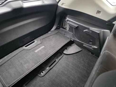 Used 2016 Nissan Rogue SV AWD/4WD image 29