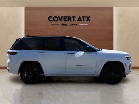 New 2025 Jeep Grand Cherokee Summit image 6