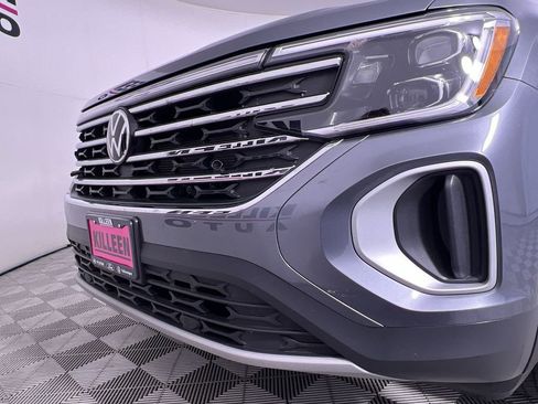 Used 2025 Volkswagen Atlas SE image 32