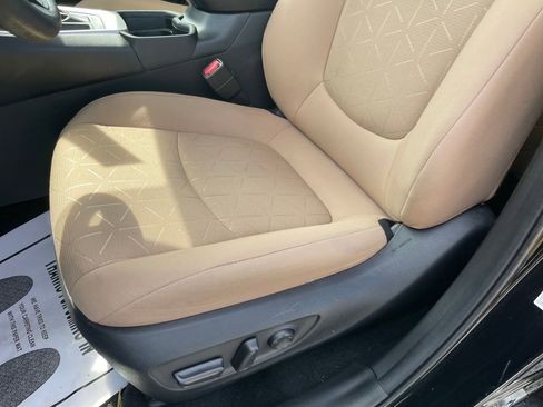 Used 2021 Toyota RAV4 XLE image 18