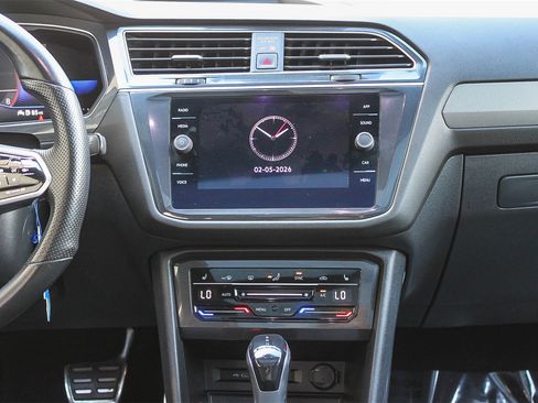 Used 2022 Volkswagen Tiguan SE R-Line image 13