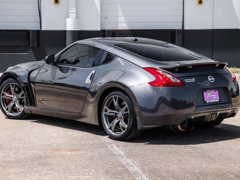 Used 2010 Nissan 370Z Touring w/ Sport Pkg RWD image 42
