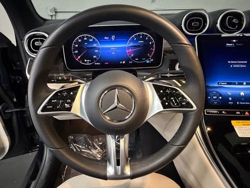 Used 2026 Mercedes-Benz GLC 300 image 28