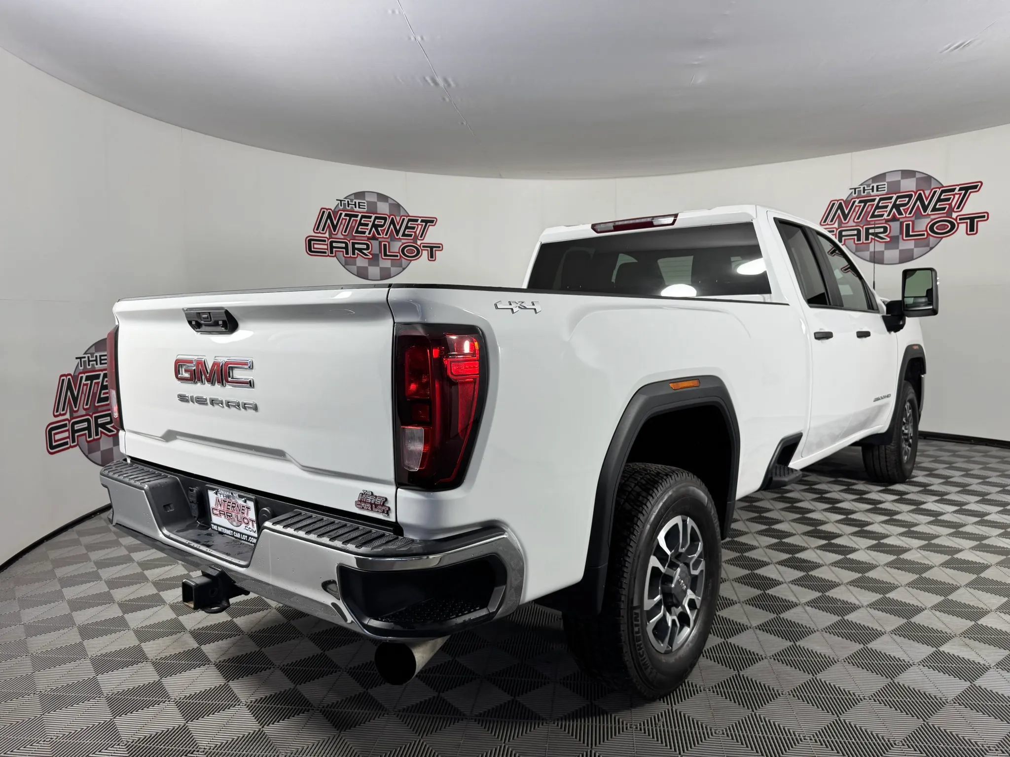 Used 2023 GMC Sierra 2500 Pro w/ Convenience Package AWD/4WD image 7