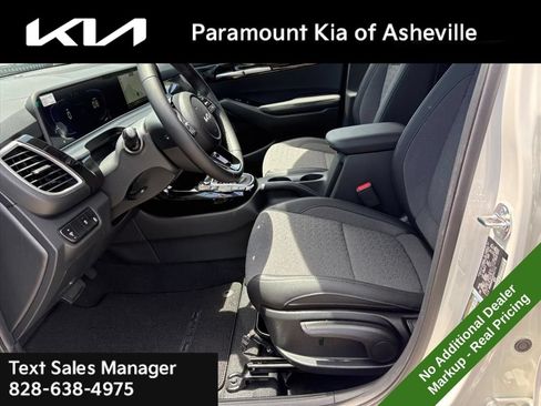 New 2026 Kia Seltos S FWD image 16