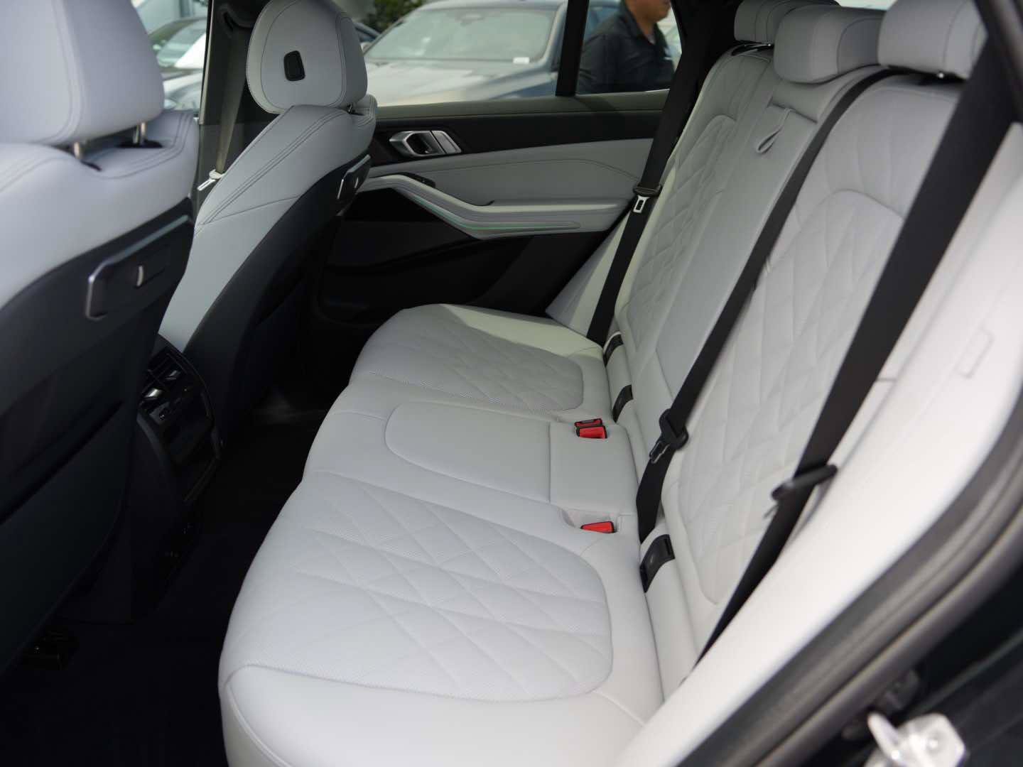 Used 2026 BMW X5 xDrive50e w/ Premium Package AWD/4WD image 11