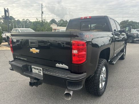Used 2018 Chevrolet Silverado 2500 High Country w/ Duramax Plus Package AWD/4WD image 4