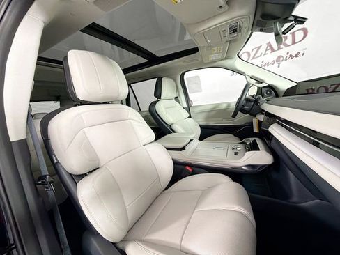 New 2026 Lincoln Navigator Reserve AWD/4WD image 33