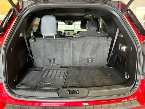 Used 2025 Ford Explorer ST AWD/4WD image 27