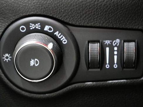 Used 2025 Jeep Compass Limited AWD/4WD image 13
