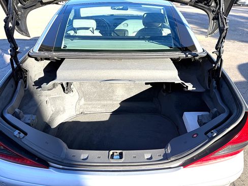 Used 2008 Mercedes-Benz SL 55 AMG w/ P1 Pkg image 28