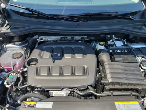 New 2026 Volkswagen Tiguan SE FWD image 16