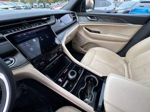 Used 2022 Jeep Grand Cherokee Limited 4xe image 26