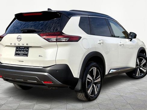 Used 2023 Nissan Rogue SL w/ SL Premium Package image 12