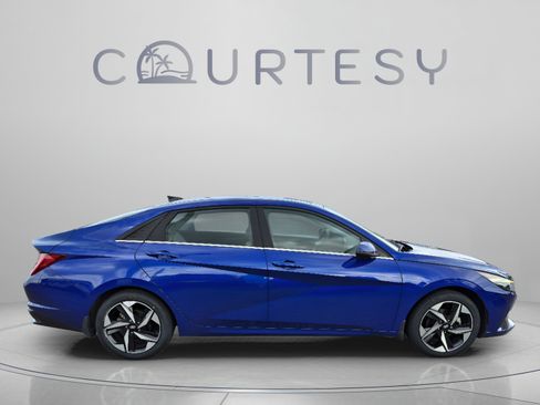 Used 2023 Hyundai Elantra Limited FWD image 7