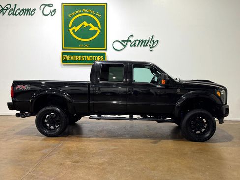 Used 2015 Ford F250 Lariat w/ Lariat Interior Package image 9