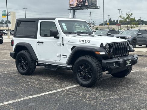 Used 2022 Jeep Wrangler Sport AWD/4WD image 3