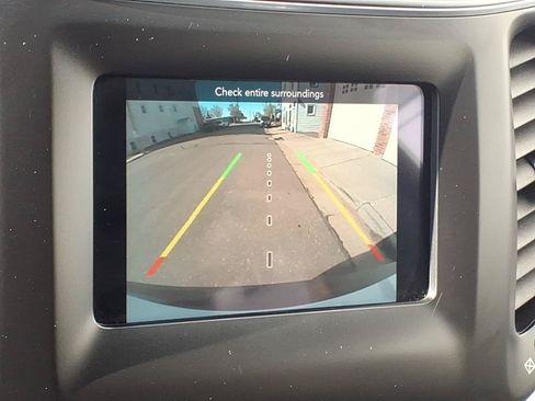 Used 2021 Jeep Cherokee Latitude Lux w/ Mopar Interior Package AWD/4WD image 14